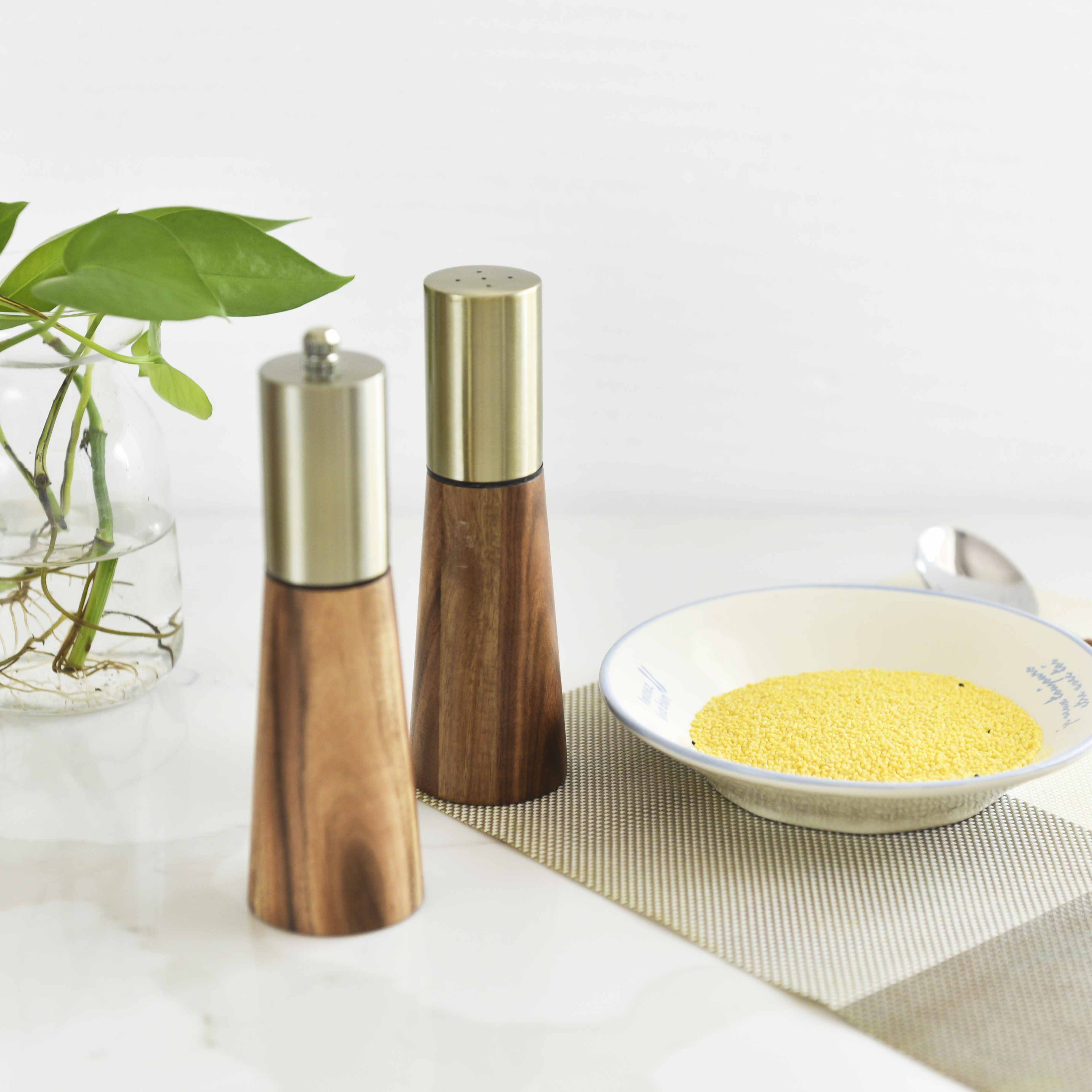 Pepper Mill - Definition and Cooking Information 