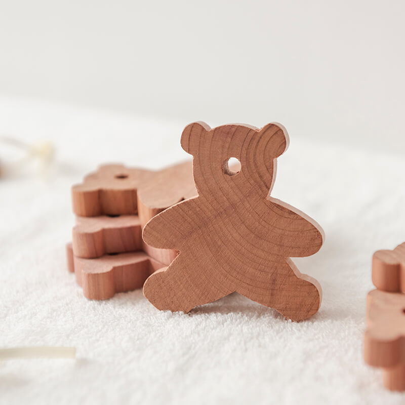 Cedar Wood Chips / Bear-Shaped Cedar Blocks – GreenLivingLife