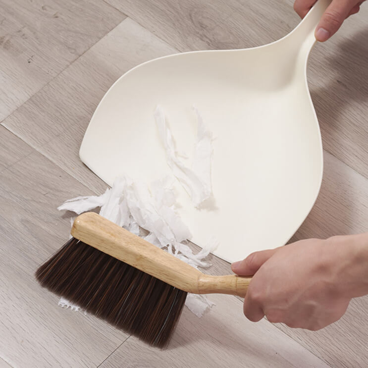 Deep Well Dustpans and Brushes with Long Wooden Handle for Carpet/Bed/Sofa